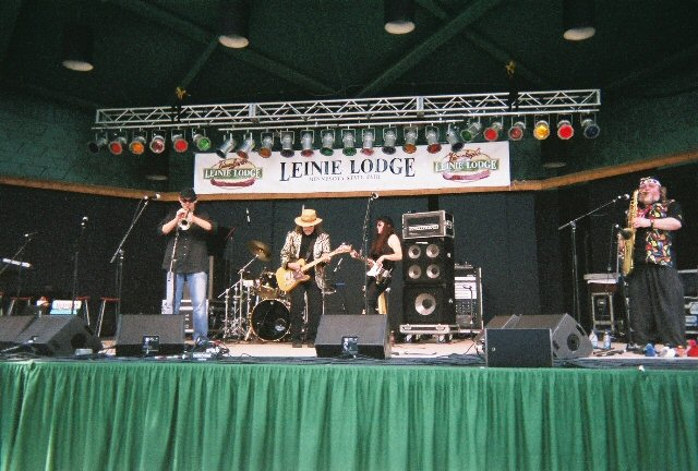 BraveComboMnFair2006/turcabravecombo.JPG