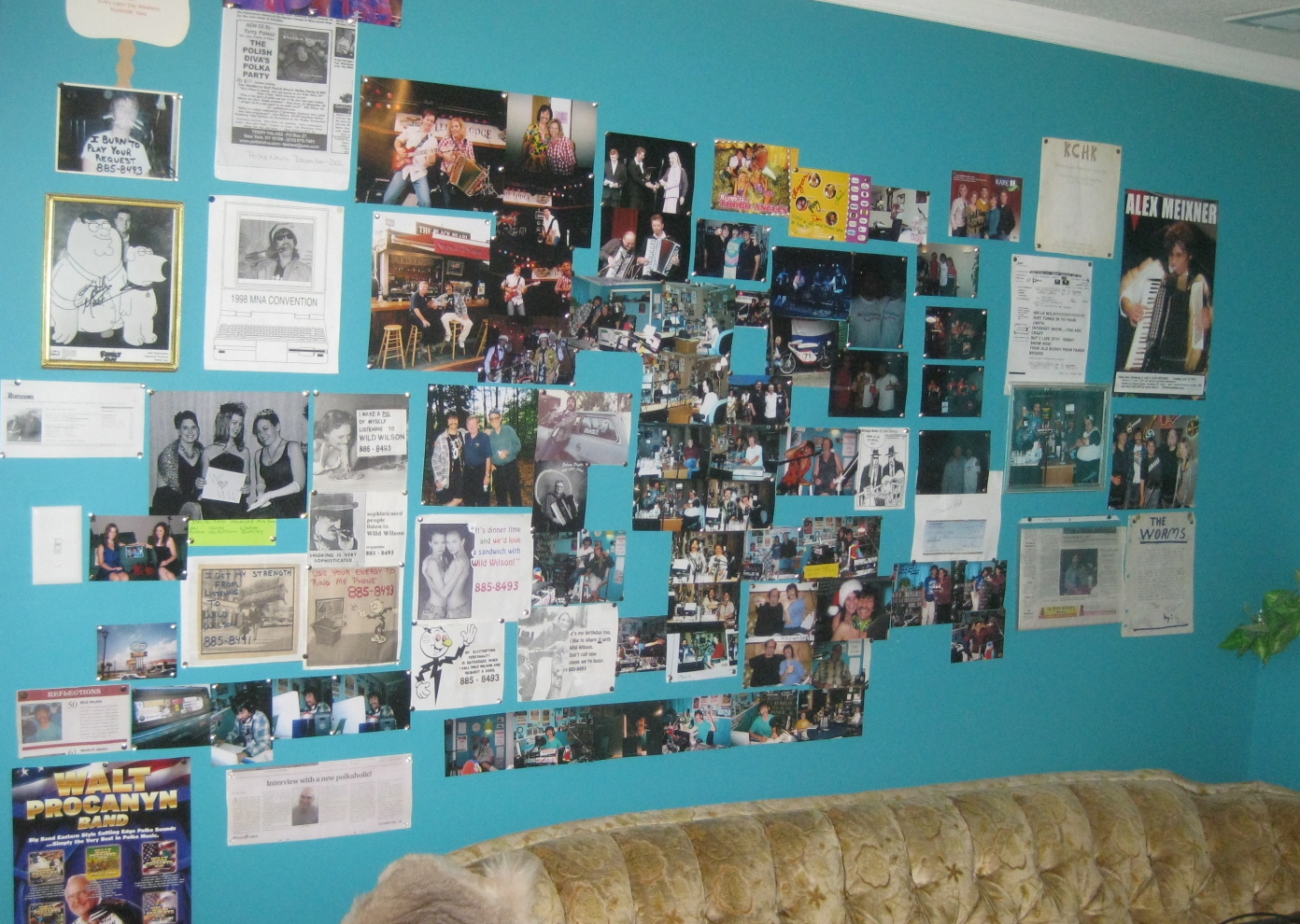 NewStudio/photowall.JPG